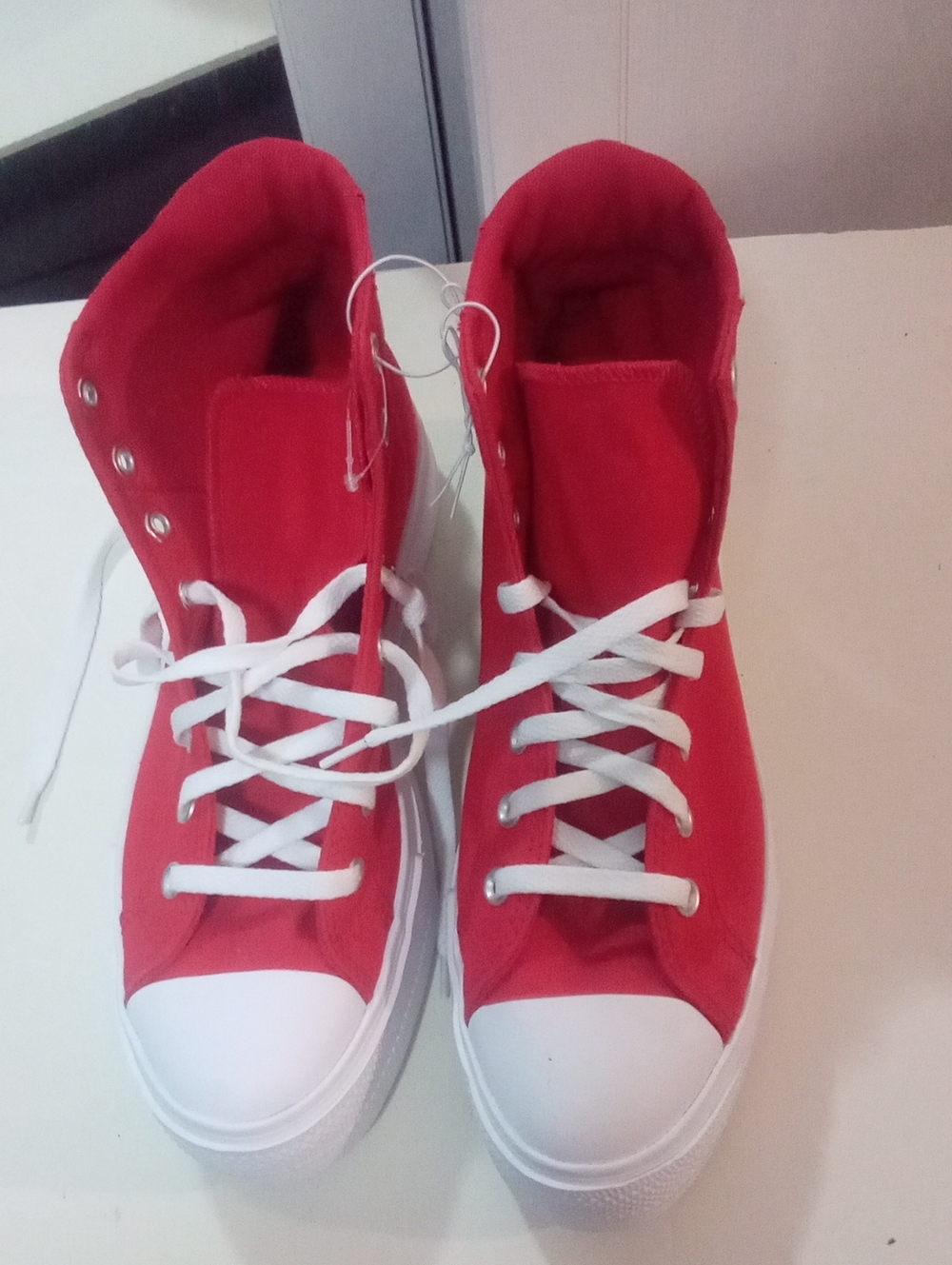 Converse Red High-Top Sneakers with White Heart Accents NWT $75 - Picture 3 of 5